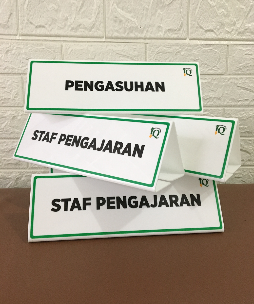Akrilik Name Table